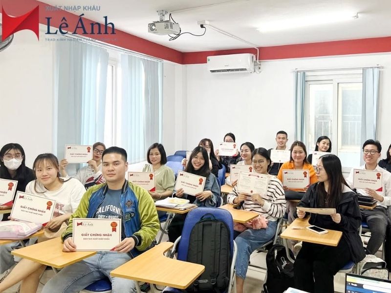 Khóa học xuất nhập khẩu tại TPHCM của trung tâm Vinatrain